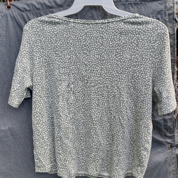 Womens croft and barrow top - Picture 3 of 3